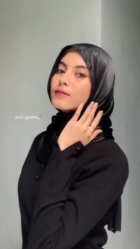 Silk Hijab Tutorial Without Needle, Elegant Anti Slip Look
