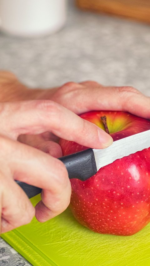 Trick to Keep Apples Fresh Without Changing Color When Cut