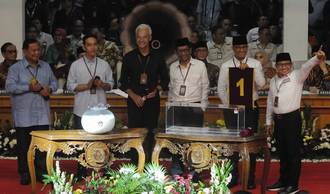 Debat akan digelar secara selang-seling antara calon presiden dan calon wakil presiden dengan tema yang berbeda-berbeda. Akhir tahun ini debat dijadwalkan berlangsung mulai pertengahan Desember 2023.