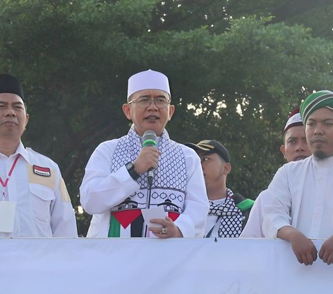 Momen Pj Bupati Bekasi Ikut Demo Serukan Palestina Merdeka, Minta Akhiri Kekejaman Israel