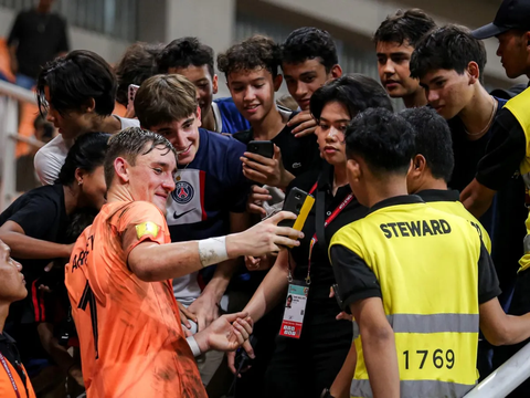 FOTO: Aksi Kiper Timnas Prancis U-17, Paul Argney yang Mencuri Perhatian saat Drama Penalti Singkirkan Senegal hingga Ramah Mau Diajak Foto