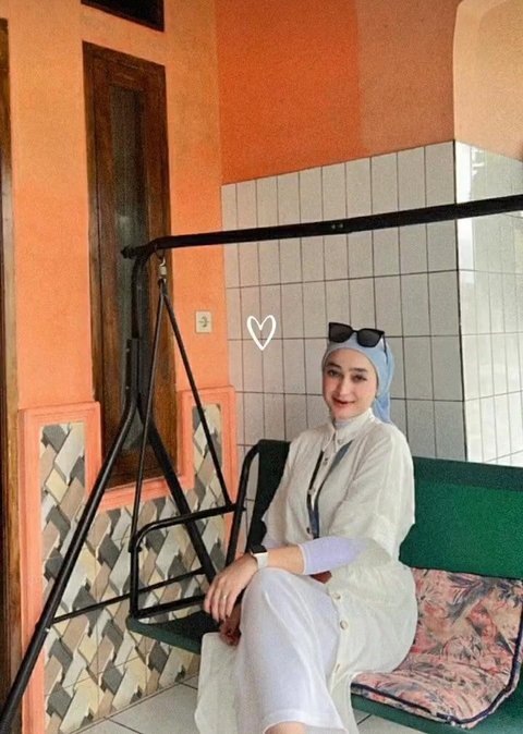 Cantiknya Bikin Gak Kedip, Pesona Santyka Fauziah yang Diduga Pacar Baru Sule - Seleb TikTok Keturunan Arab