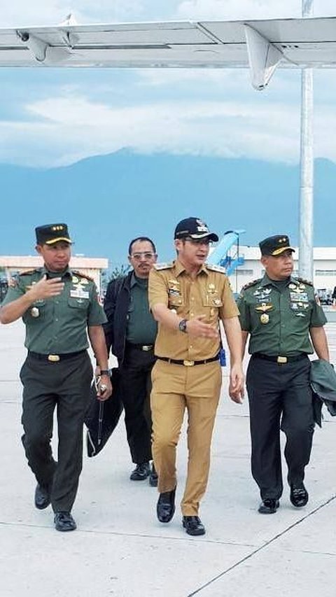 Potret Panglima TNI Jenderal Agus Zaman Danrem Pangkat Kolonel, Gagah Bawa Tongkat Komando