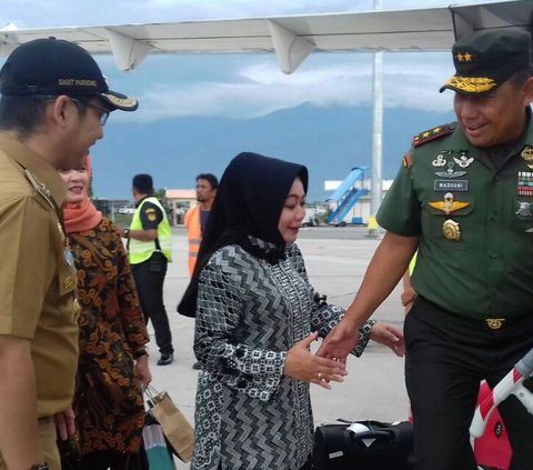 Potret Panglima TNI Jenderal Agus Zaman Danrem Pangkat Kolonel, Gagah Bawa Tongkat Komando