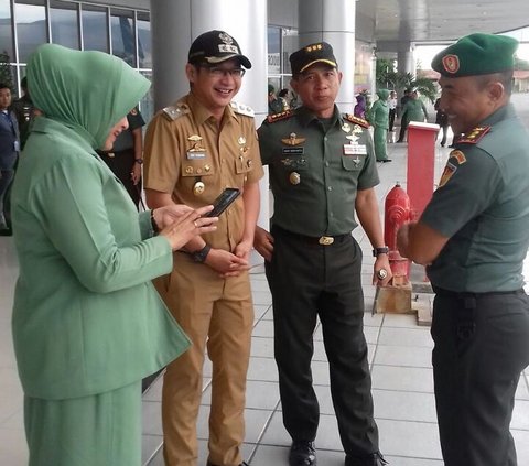 Potret Panglima TNI Jenderal Agus Zaman Danrem Pangkat Kolonel, Gagah Bawa Tongkat Komando