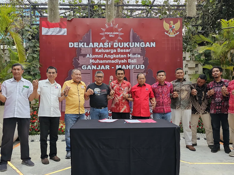 Jawaban Hasto Kristiyanto soal Status Jokowi di PDIP