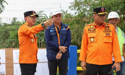 Pj Bupati Bekasi Yakin Desain Lengkung Jembatan di Cibitung Ini Mampu Cegah Banjir