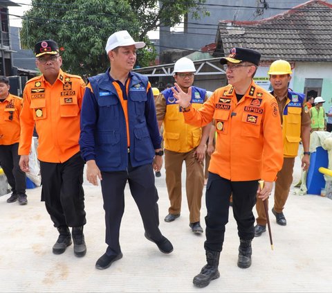 Pj Bupati Bekasi Yakin Desain Lengkung Jembatan di Cibitung Ini Mampu Cegah Banjir