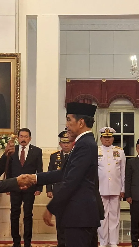 Momen Prabowo & Mahfud Saksi Panglima TNI Agus Dilantik | Puan Soal Survei Ganjar Merosot