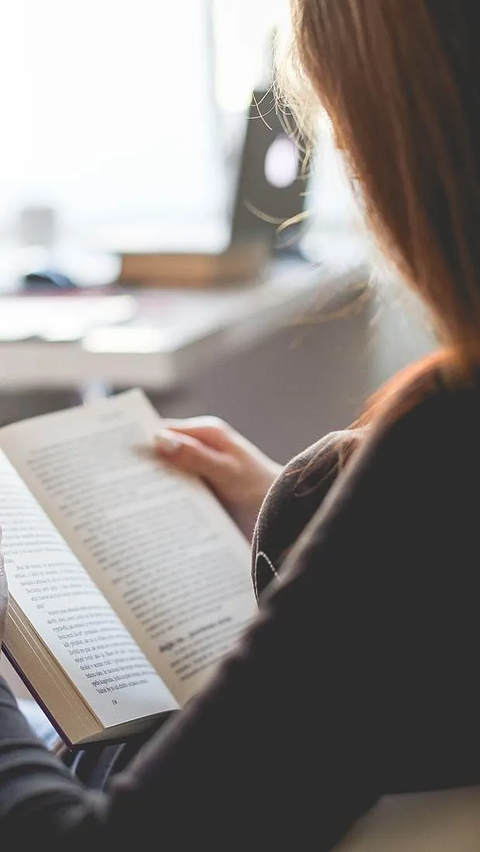 40 Kata-kata Motivasi untuk Membaca Buku yang Sarat Ilmu, Penuh Inspirasi