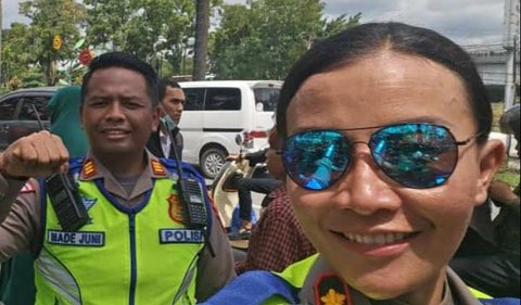 Hingga akhirnya dua orang pelaku berhasil ditangkap tim gabungan Polantas Polresta Pekanbaru dan Ditresnarkoba Polda Riau.<br>