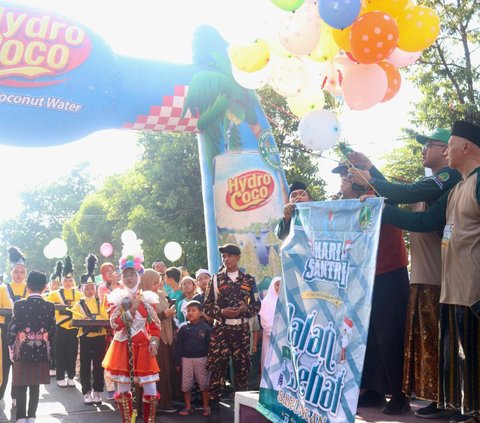 Jalan Sehat Sarungan, Gus Ipul Harap Warga Bantu Kota Pasuruan Jadi Kota yang Bersih & Tertib