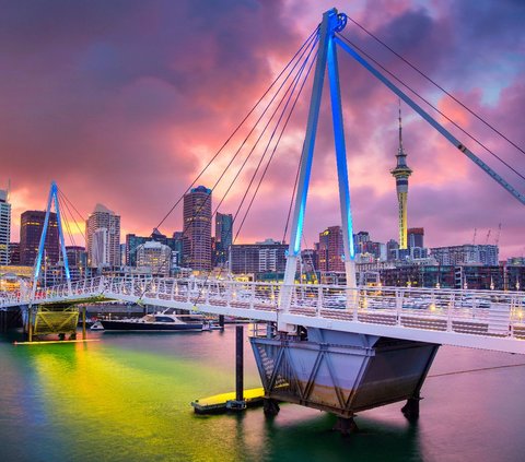 Tulisan Misterius di Pintu Hotel Auckland Bikin Turis Amerika Bingung, Anehnya Warga Lokal Juga Tak Tahu