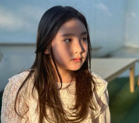 10 Foto Terbaru Eleeya Anak Celine Evangelista yang Menginjak Remaja, Penampilannya Makin Cantik Bak Bidadari
