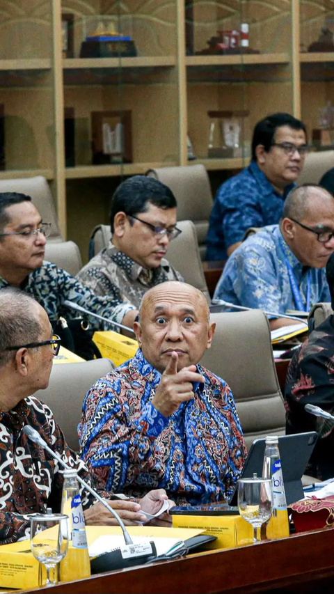 FOTO: Menkop UKM Teten Masduki Curhat Soal Penanganan Kredit Macet UMKM di Depan Komisi VI DPR