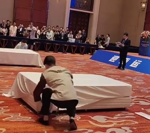 Very Satisfying! Bed Making Competition in China