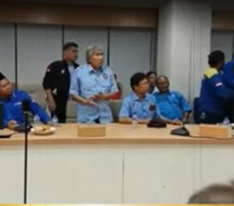 Duduk Perkara Pria Gebrak Meja Saat Rapat dengan Kementerian Ketenagakerjaan