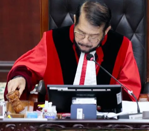 Surat balasan MK itu telah dikirimkan kepada kuasa hukum Anwar Usman pada Kamis (23/11) hari ini. <br>