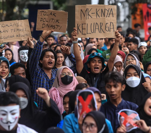 FOTO: Aksi Massa Mahasiswa dari Aliansi Jaga Demokrasi Suarakan Penolakan Politik Dinasti di Yogyakarta