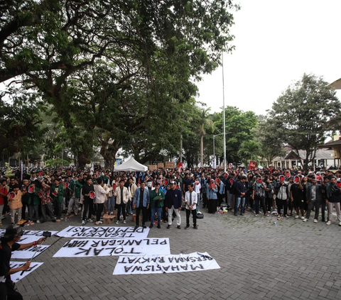 FOTO: Aksi Massa Mahasiswa dari Aliansi Jaga Demokrasi Suarakan Penolakan Politik Dinasti di Yogyakarta