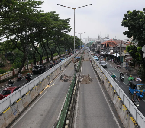 FOTO: Memantau Progres LRT Phase 1B Velodrome-Manggarai yang Menelan Dana Rp5,5 Triliun