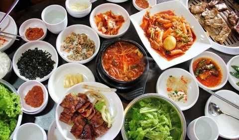 Makanan Korea yang kaya akan nutrisi menjadi kunci untuk kulit yang awet muda.