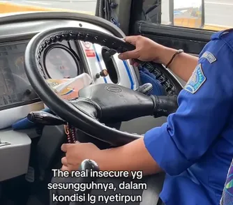 Sopir Bus Menyetir Sambil Berzikir, Netizen Sebut 'Udah Selamat Sampai Tujuan, Plus Rejekinya ngalir terus'