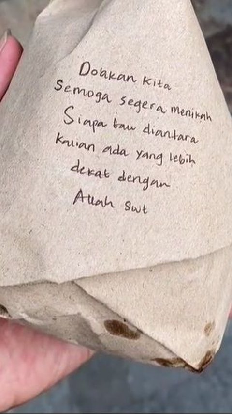 <b>Kisah Pasangan Minta Doa agar Segera Menikah sambil Beri Makanan Gratis, Isi Suratnya Curi Perhatian</b><br>