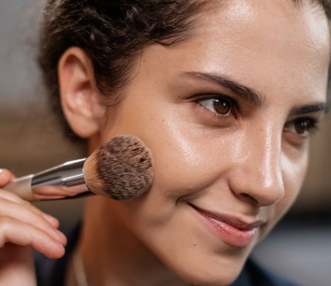 Imperfect Face Makeup? Try Joining Fun Makeup Classes