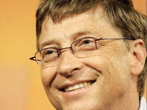 Bill Gates sebut AI Bisa Pangkas Waktu Kerja Karyawan Jadi Tiga Hari
