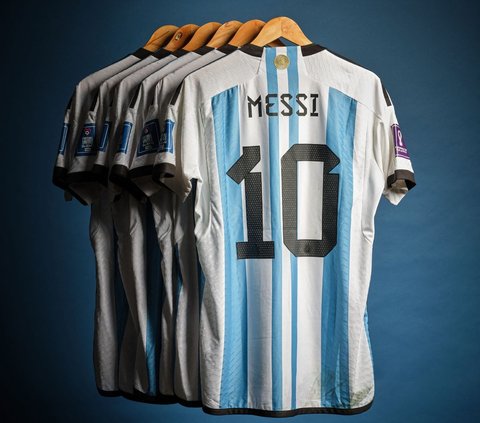 FOTO: Penampakan Jersey Messi di Piala Dunia 2022 Akan Dilelang untuk Amal, Harganya Diprediksi Pecahkan Rekor