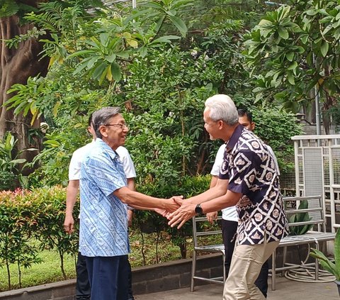 Kunjungi Boediono, Ganjar Tegaskan Tak Cari Dukungan