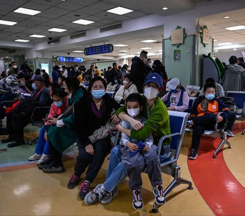 FOTO: Penyakit Misterius Mirip Influenza Melonjak di China: RS Penuh, Banyak Anak Terinfeksi