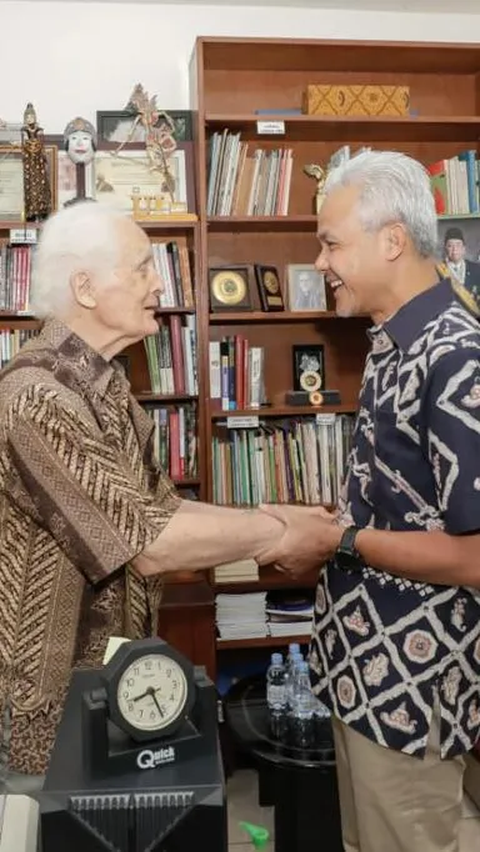 Pesan Romo Magnis ke Ganjar Pranowo: Tuhan Memberkati dan Jalan Terus<br>