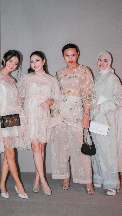 Soft Look Cut Syifa Wrapped in Taupe-colored Outfit From Head To Toe