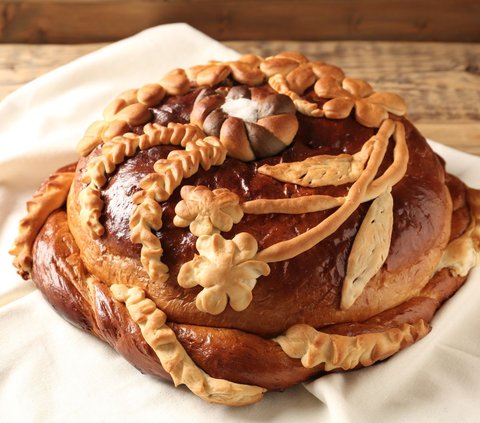 Korovai, Ukrainian Wedding Bread Whose Myth Can Predict the Fate of a Household