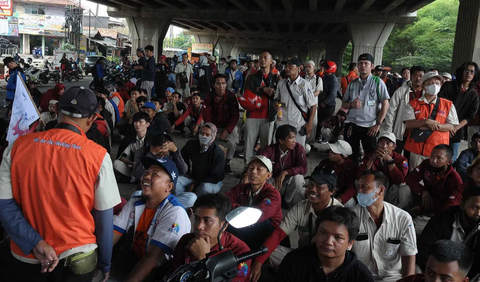 Meski begitu, pihaknya akan berupaya  menjaga laju inflasi demi melindungi daya beli kaum buruh.<br>