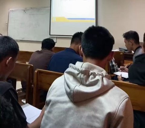 Viral Beautiful Young Lecturer Making Students Happy at Magelang Campus: No One Wants to Leave Attendance Even Though Her Subject is Confusing