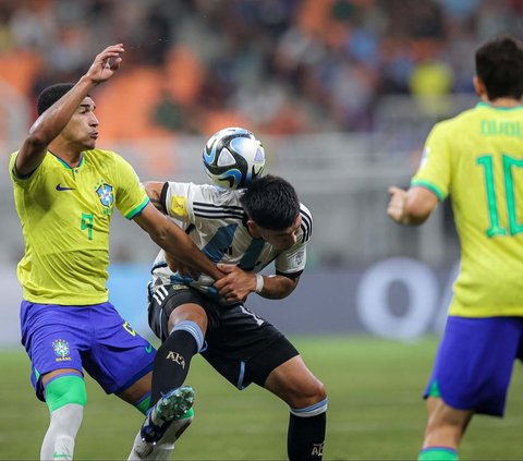 FOTO: Tanpa Ampun! Argentina Habisi Brasil 3-0 dan Lolos ke Semifinal Piala Dunia U-17