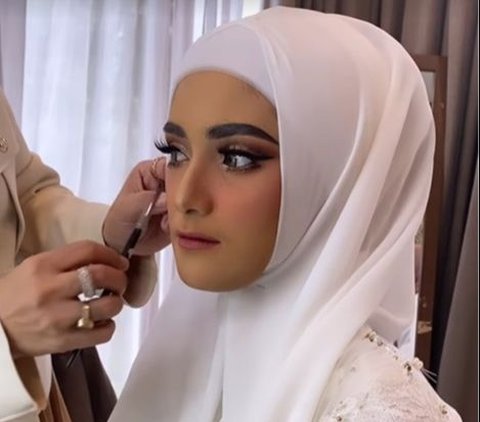 10 Potret Cantik Nadya Mustika di Momen Pernikahan dengan Iqbal Rosadi, Penampilannya Bikin Pangling