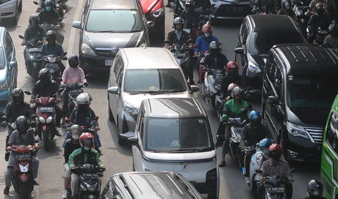 Kemacetan sepertinya sudah menjadi ciri khas di Jakarta.