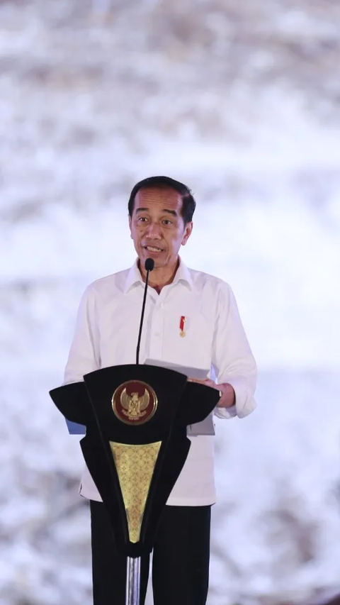 Jokowi Ogah Tanggapi Status Tersangka Wamenkumham: Tanya KPK<br>