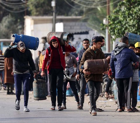 Israel dan Hamas telah menyebakati gencatan senjata selama empat hari yang berlaku sejak Jumat (24/11/2023). Selama peperangan terhenti, Israel mengizinkan berbagai bantuan kemanusiaan untuk memasuki Jalur Gaza yang terisolasi.