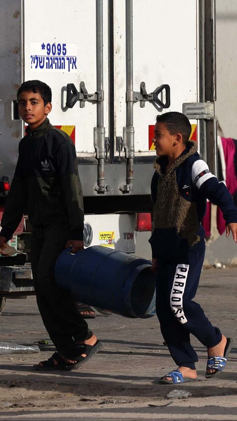 Bantuan yang diizinkan memasuki Jalur Gaza kali ini tak hanya sebatas makanan dan obat obatan, tetapi juga air, bahan bakar, dan gas elpiji yang sudah lama habis.