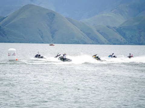 Puluhan Ribu Orang Hadiri Pesta Rakyat Danau Toba dan Aquabike Jetski World Championship