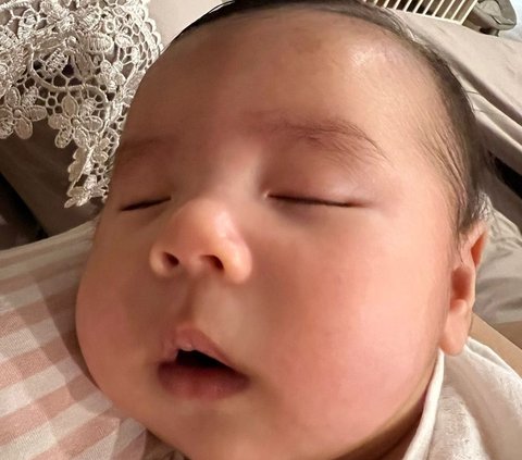 Potret Baby Elhanan, Bayi Menggemaskan Anak Sammy Simorangkir