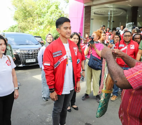 Kaesang Berikan Kiat Kewirausahaan ke Anak Muda di Sentani