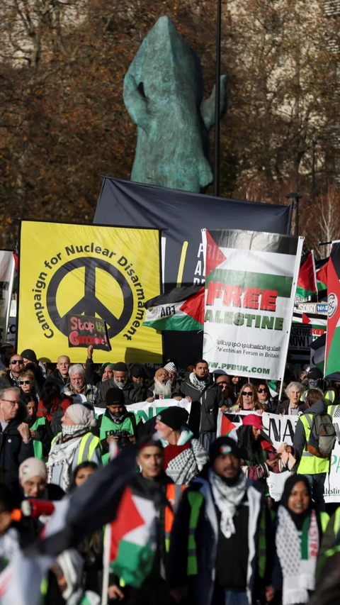 Aksi demo tersebut digelar selama gencatan senjata empat hari antara Israel dan Hamas Palestina.<br>