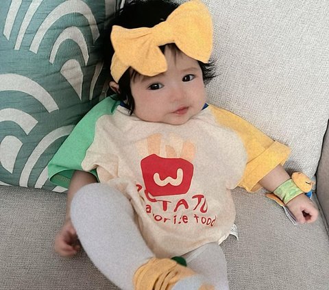 5 Potret Baby Eshal, Anak Arnold Leonard yang Berparas Cantik