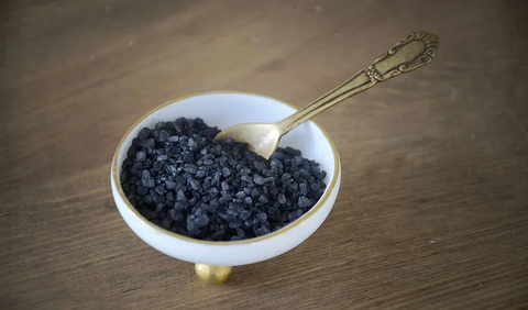 6. Kala Namak atau Garam Hitam Himalaya <i>(Black Salt)</i>